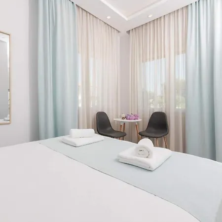 Aparthotel Polyxeni's 3*